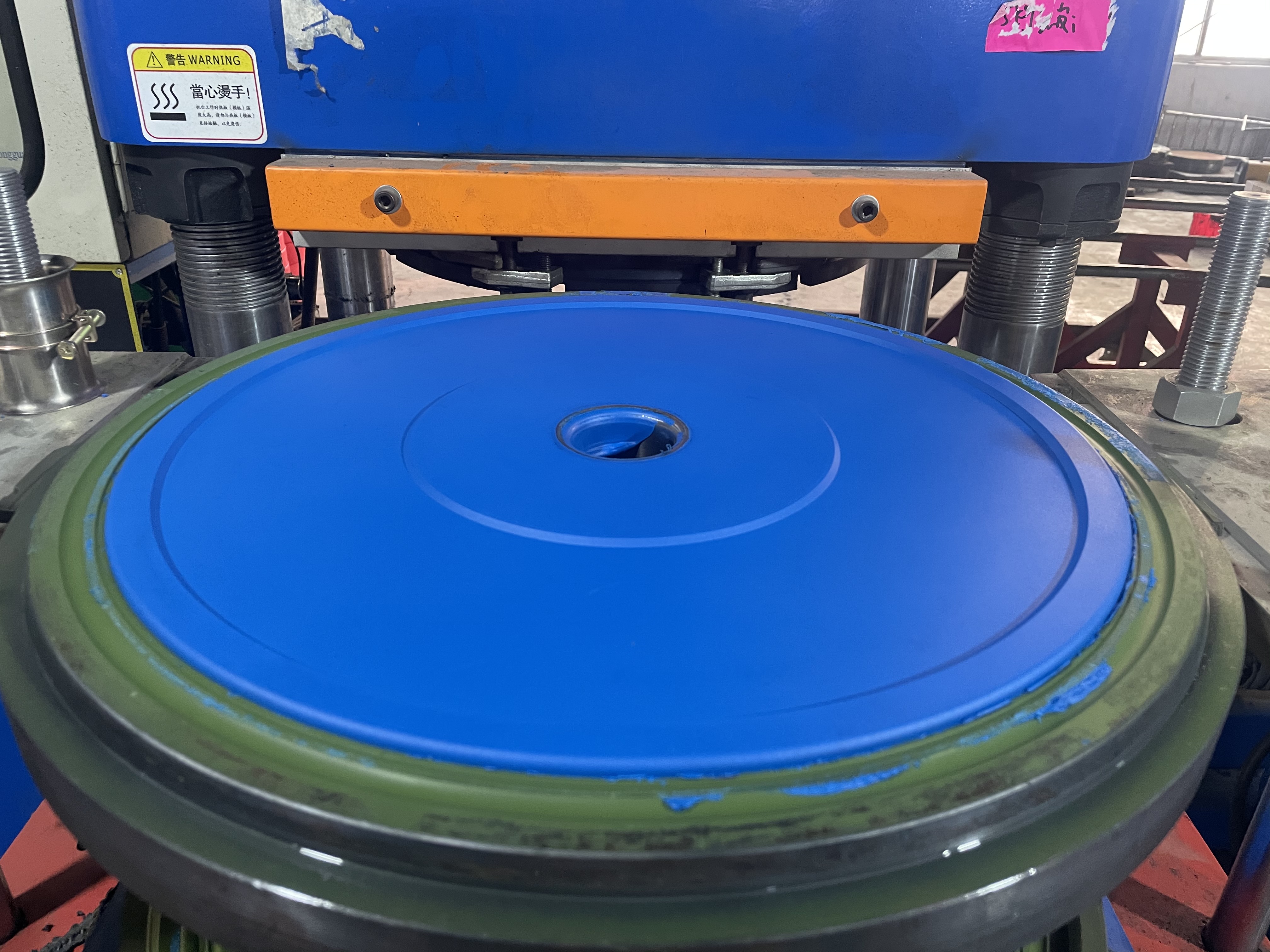 COLOR RUBBER WEIGHT BUMPER PLATES PRODUCTION