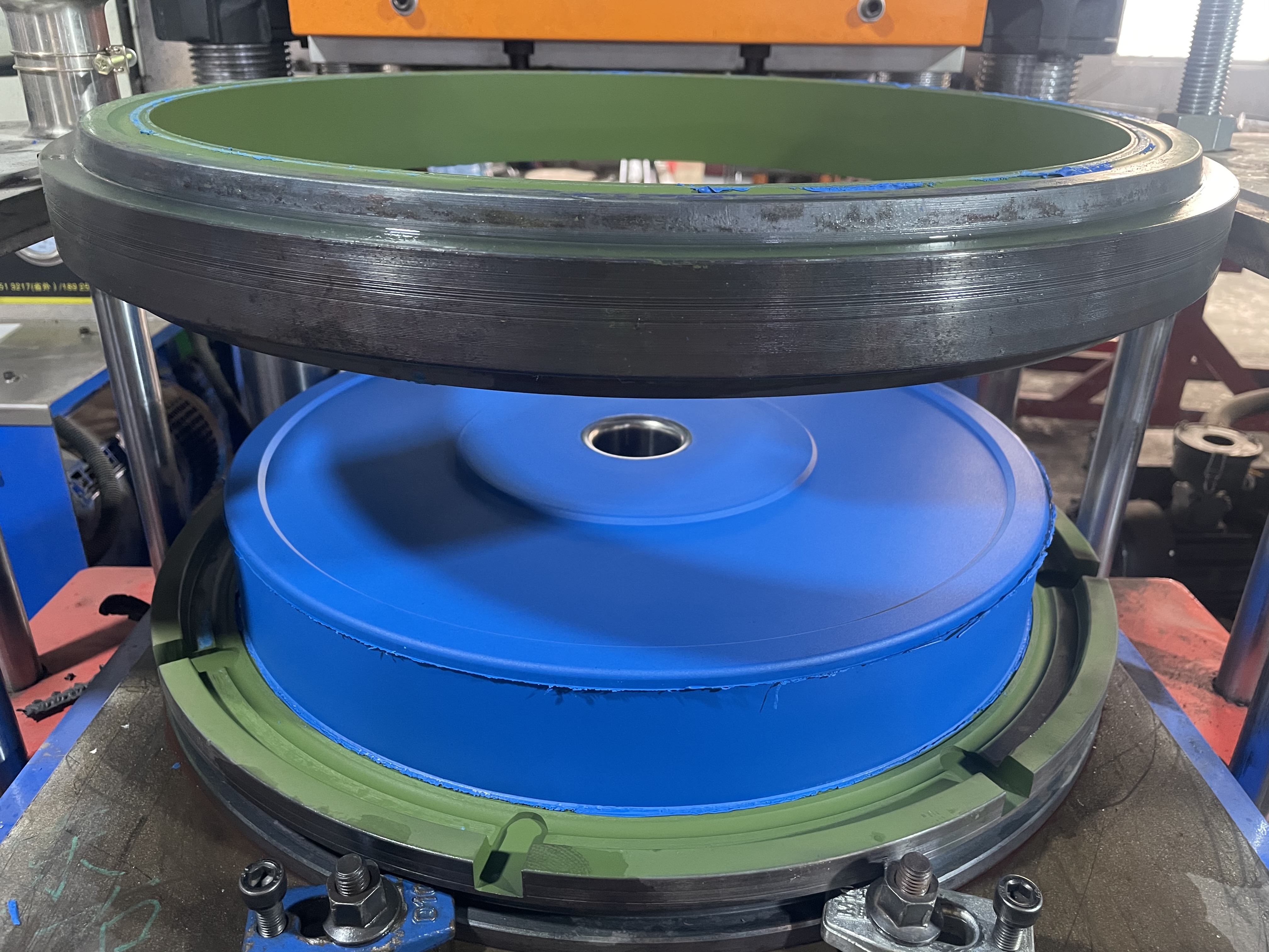 BLUE COLOR RUBBER BUMPER PLATES 