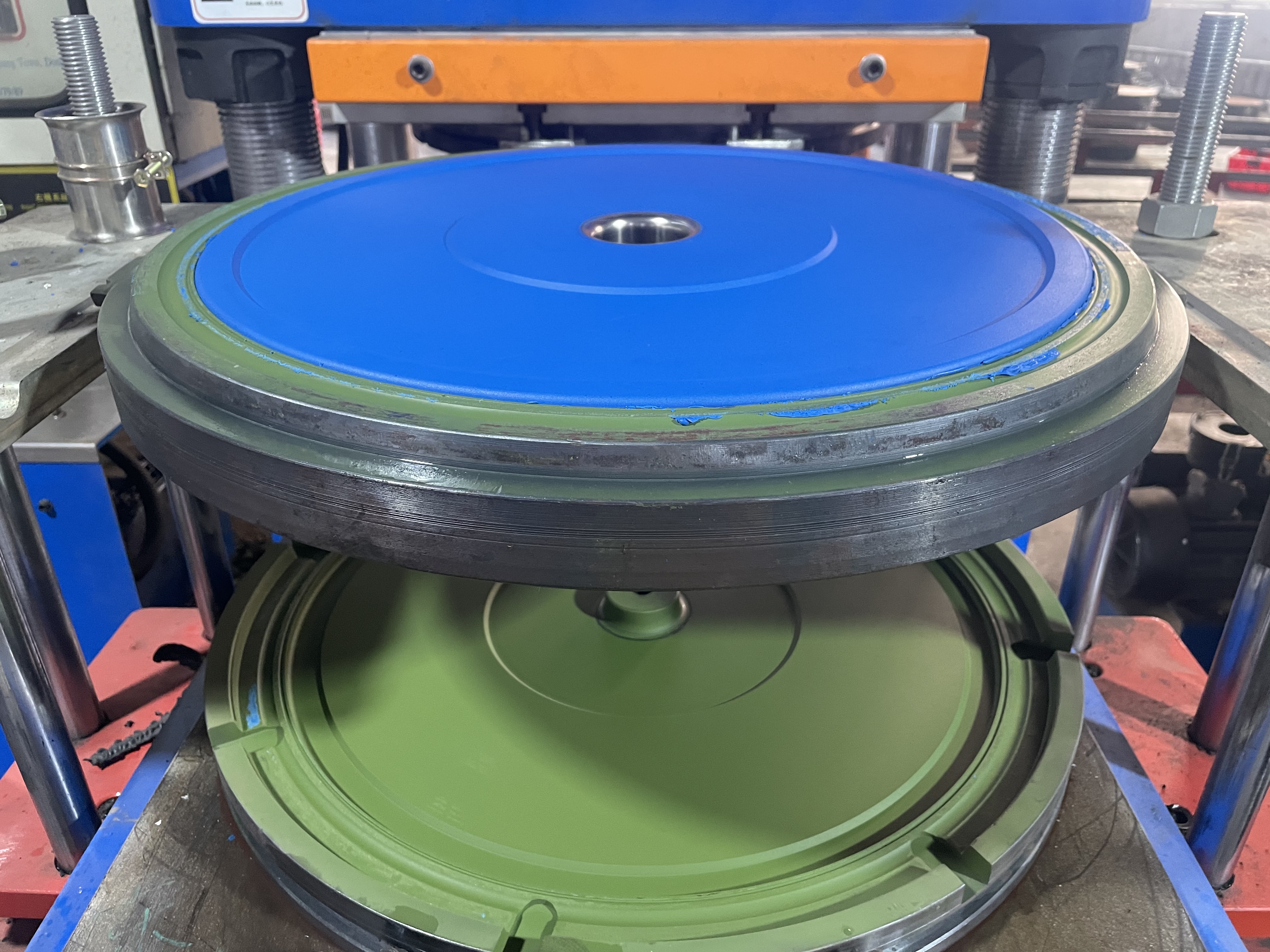 GREEN COLOR WEIGHTLIFTING PLATE